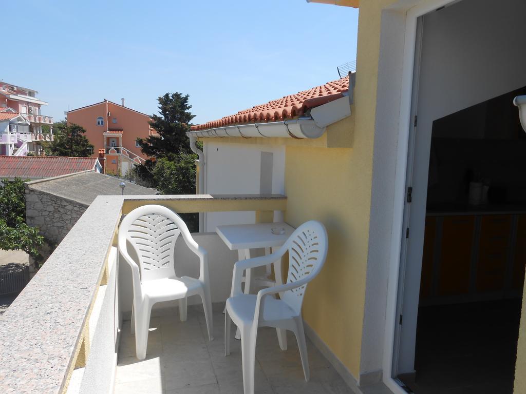 Apartments Jasmina Новаля Екстериор снимка