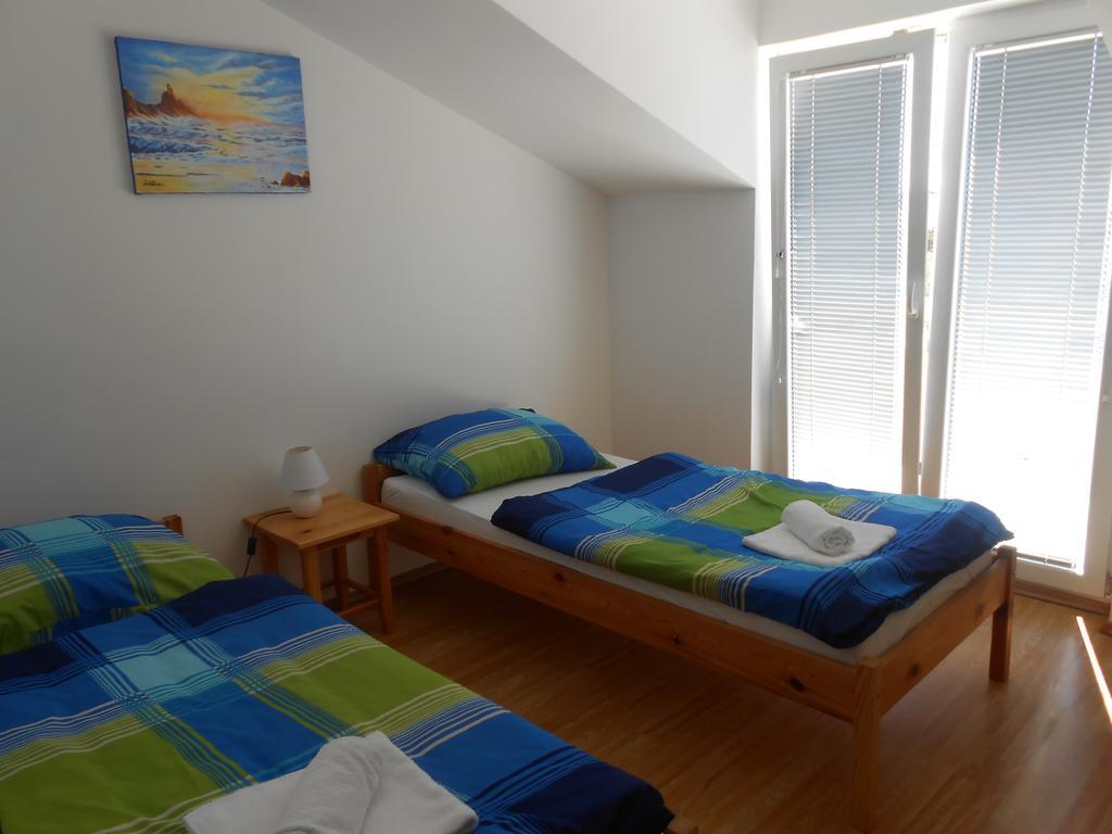 Apartments Jasmina Новаля Екстериор снимка