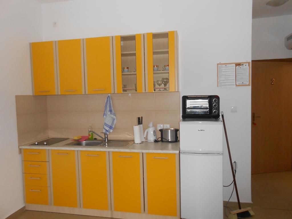 Apartments Jasmina Новаля Екстериор снимка
