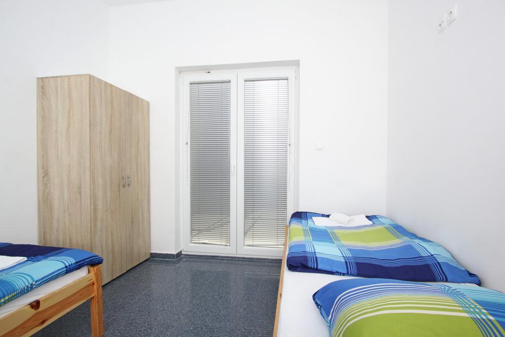 Apartments Jasmina Новаля Екстериор снимка