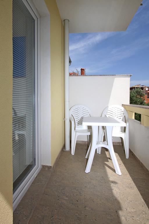 Apartments Jasmina Новаля Екстериор снимка