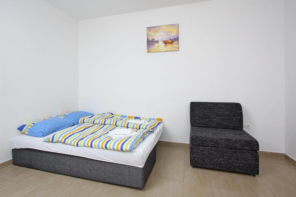 Apartments Jasmina Новаля Екстериор снимка